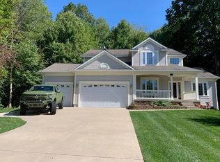 18106 Hammond Bay Dr, Spring Lake, MI 49456