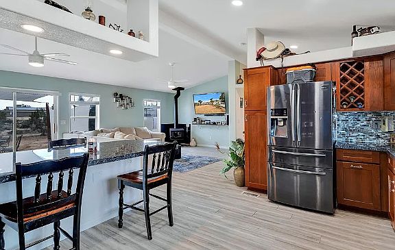 4th image of 58293 Del Mar St