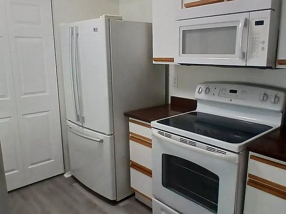 3rd image of 8040K Abbey Ct #K
