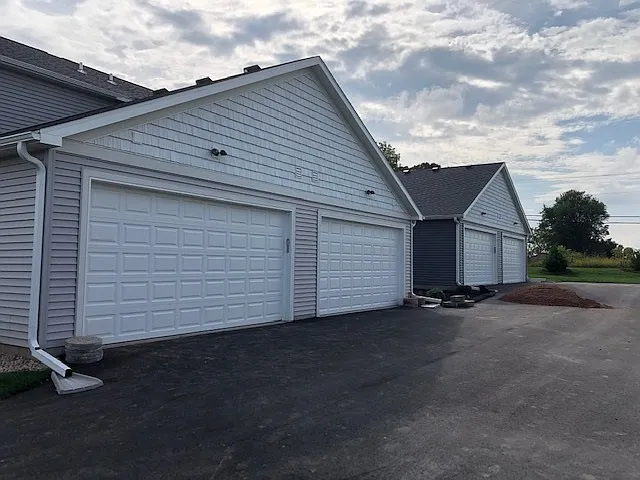 2 bed, 2.5 bath, 1364 sqft, $2,350 — Photo 3