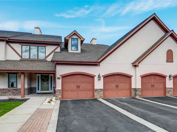 735 Legacy Dr #203, Lewiston, NY 14092