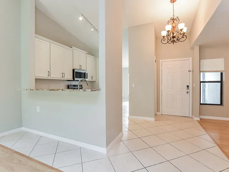 1058 Dees Dr — Photo 7