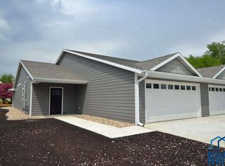 909 SW 5th Ave SW #D, Spencer, IA 51301