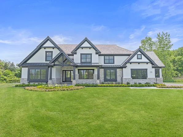 106 Brookwood Ln, Lincolnshire, IL 60069