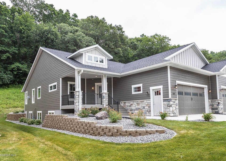 1st image of 400 Valley Oaks Dr