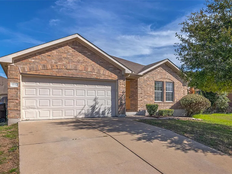 1117 Alexandria Way — Photo 2