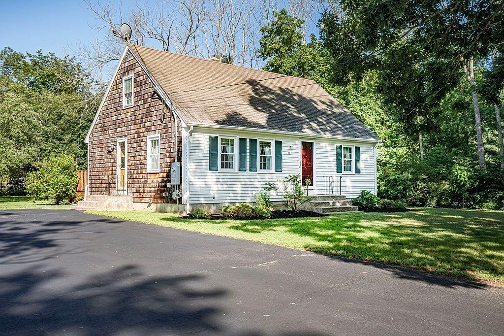 221 Slater St, Attleboro, MA 02703 Zillow