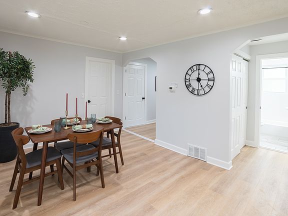 4th image of 26347 W Shannon Ave