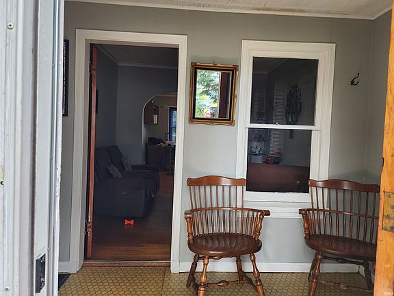 5th image of 115 E Fairview Ave