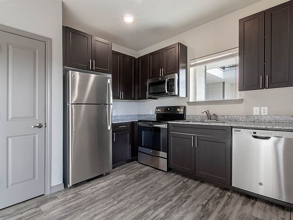 4th image of 2505 Stella St APT 204