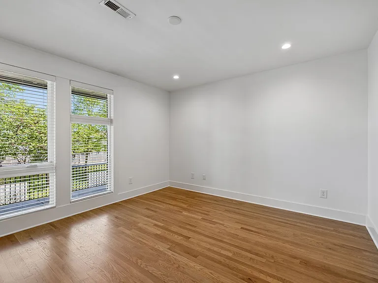 110 Oceola Ave #10 — Photo 8