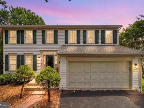 9401 Spice Glade Ct, Manassas, VA 20110