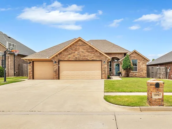 2570 Kadlan Dr, El Reno, OK 73036
