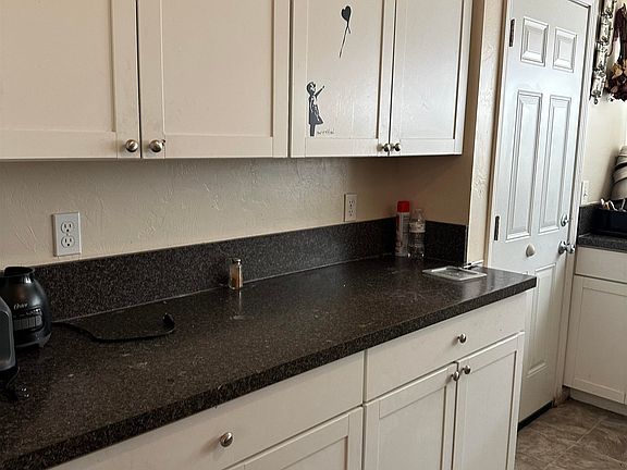 5th image of 555 E Alameda Rd