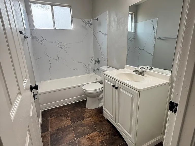 Parkside Apartments — Photo 10