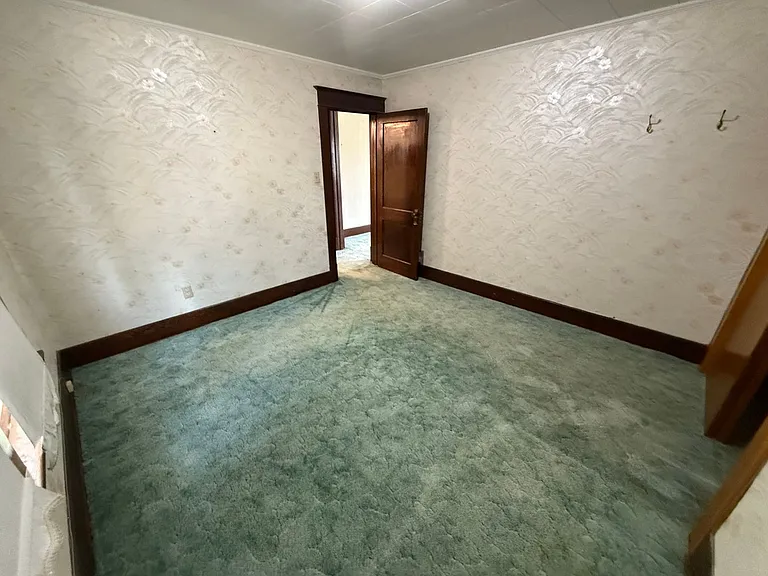 825 N Broadway Ave. — Photo 31