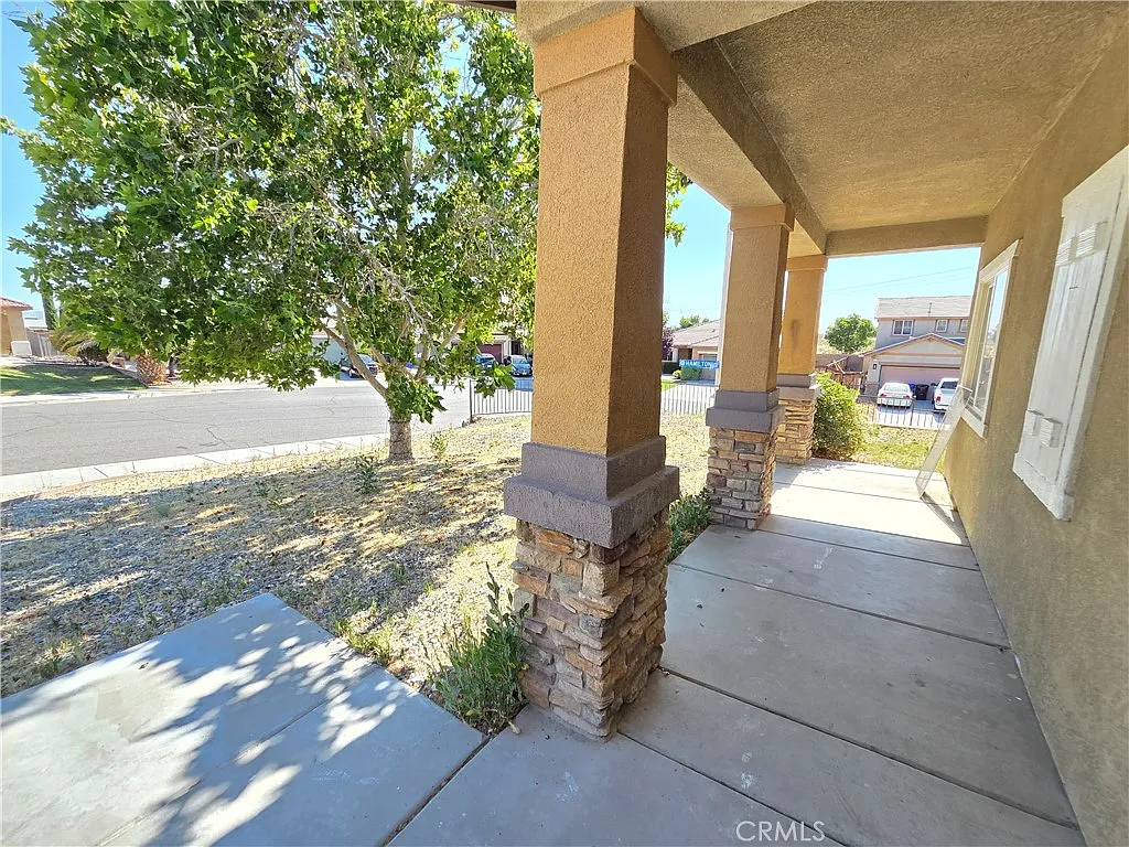 5 bed, 3.5 bath, 2460 sqft, $2,800 — Photo 3