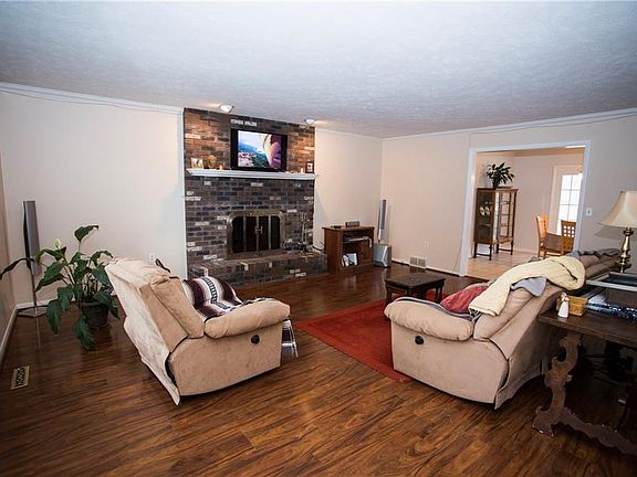 4th image of 2924 Westwood Dr