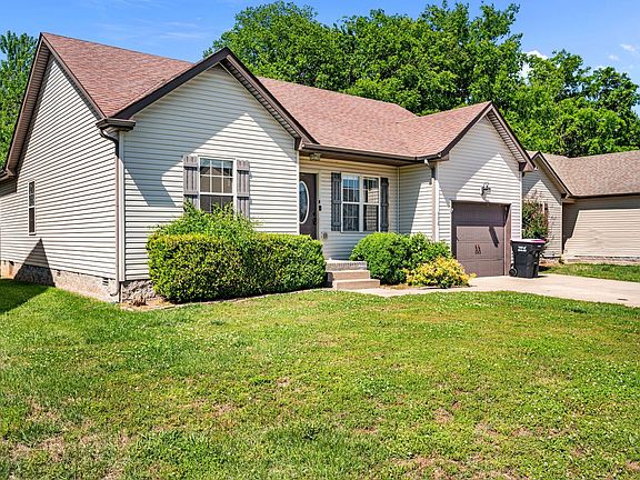2nd image of 552 Falkland Cir