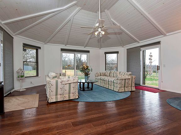 3rd image of 8440 W Farm Road 76