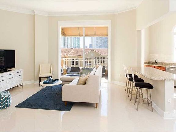 5th image of 3001 NE 185th St APT 712