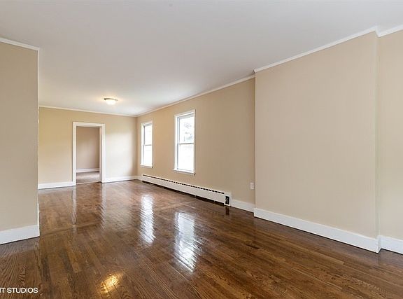 3rd image of 5044 W 29th Pl
