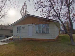 105 4th St NE, Parshall, ND 58770