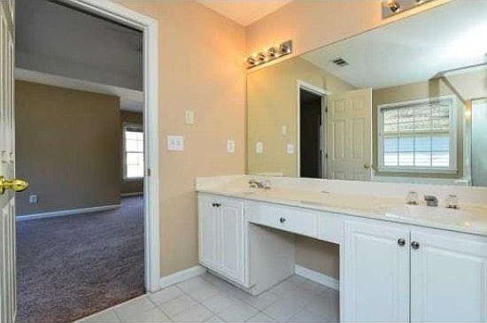 5th image of 2805 Stillwater Park Dr