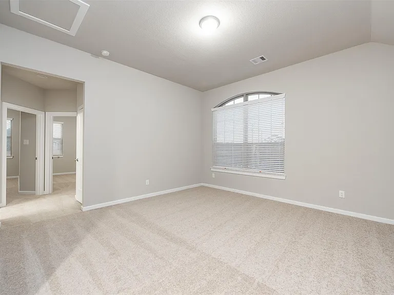 8706 Fox Trail Dr — Photo 19