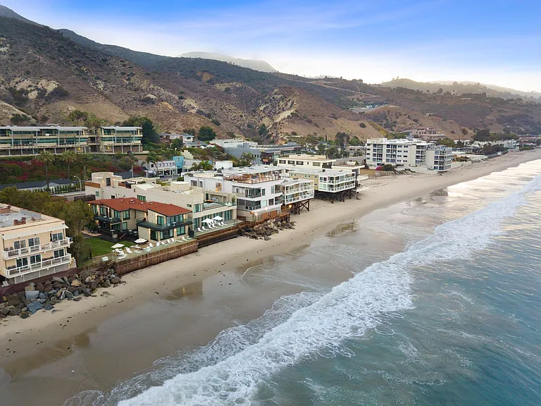 Perfect location for long walks on the beach, paddle boarding, kayaking, swimming, and sunbathing.