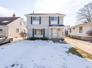 1560 E Lincoln Ave, Birmingham, MI 48009