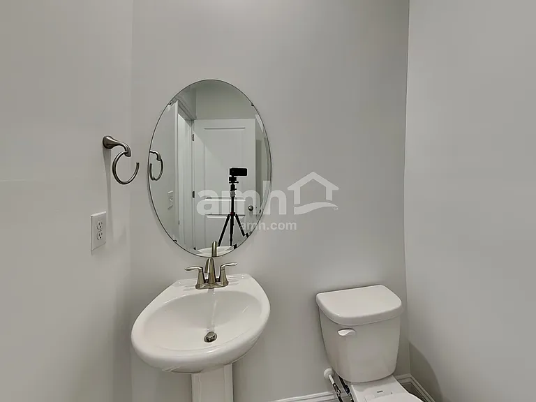 1208 Livengood Way — Photo 8