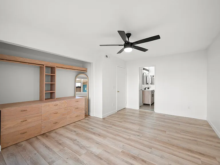 2050 Pacific Beach Dr #102 — Photo 17