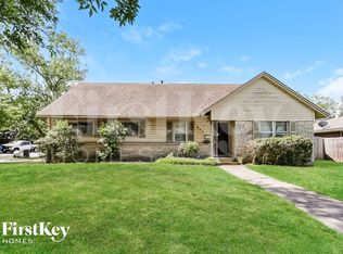 902 Poinsettia Dr, Lancaster, TX 75146