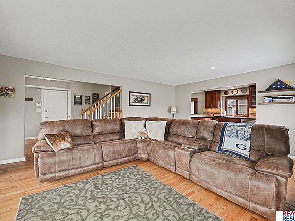 3rd image of 2415 Parkview Dr