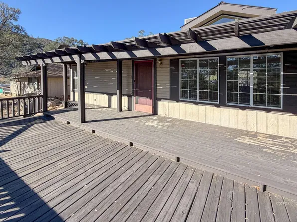 21 Tillie Creek Rd, Wofford Heights, CA 93285