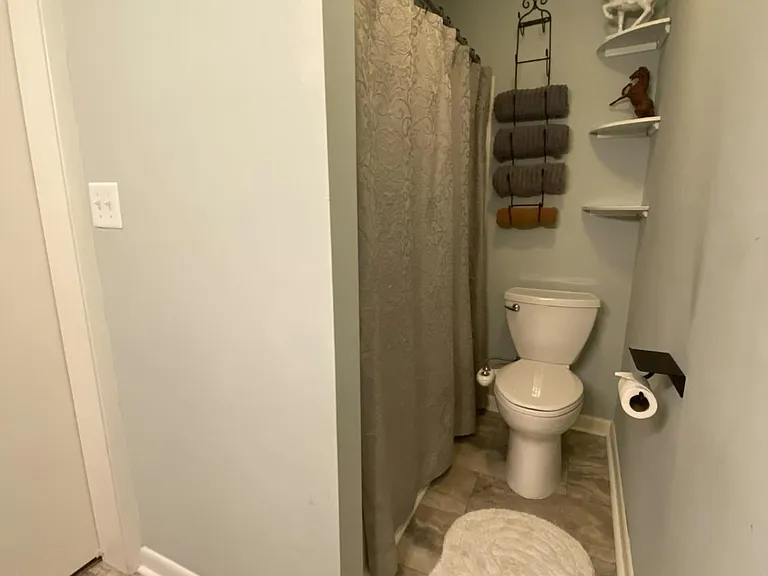 220 Elizabeth St #B7 — Photo 13