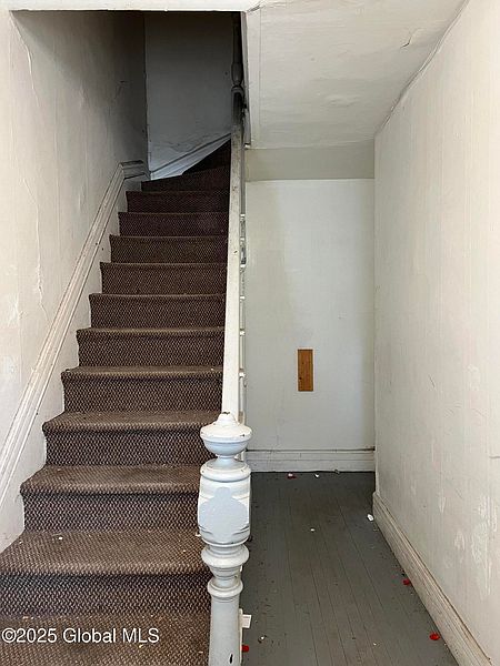 3rd image of 487 Hamilton Street
