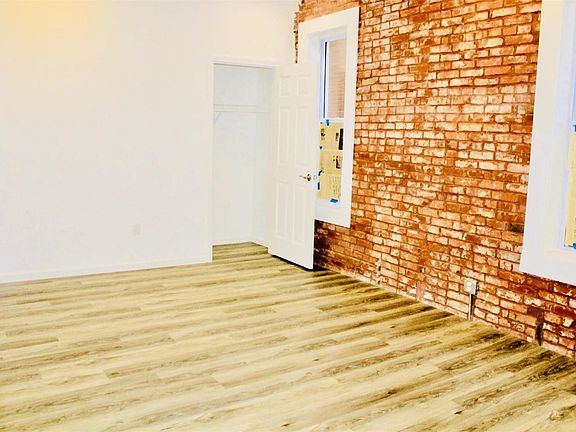 5th image of 3966 Greer Ave