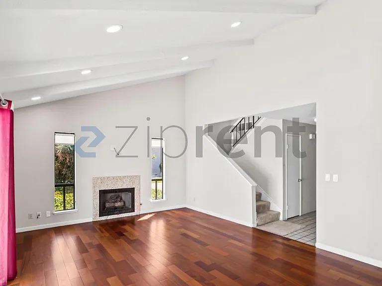 577 Manet Ter — Photo 7