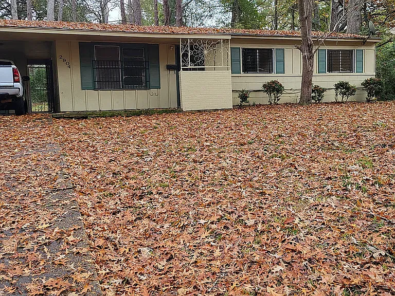 2904 Charleston Dr