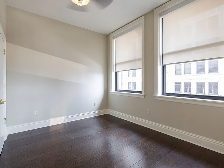 705 Olive St — Photo 3