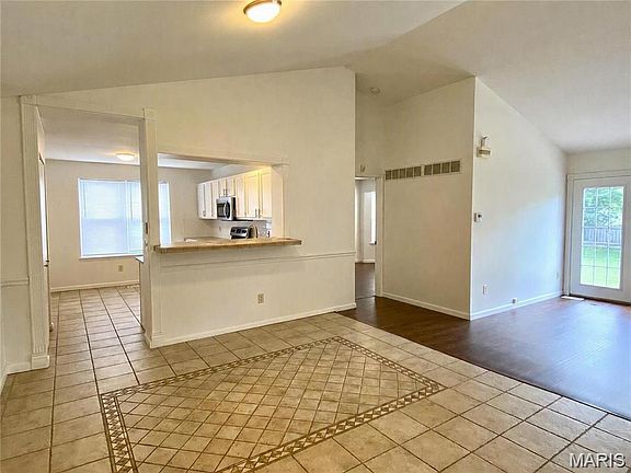 3rd image of 16455 Hampden Pl