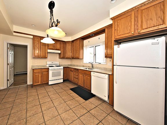 2nd image of 31 Bellew Ave