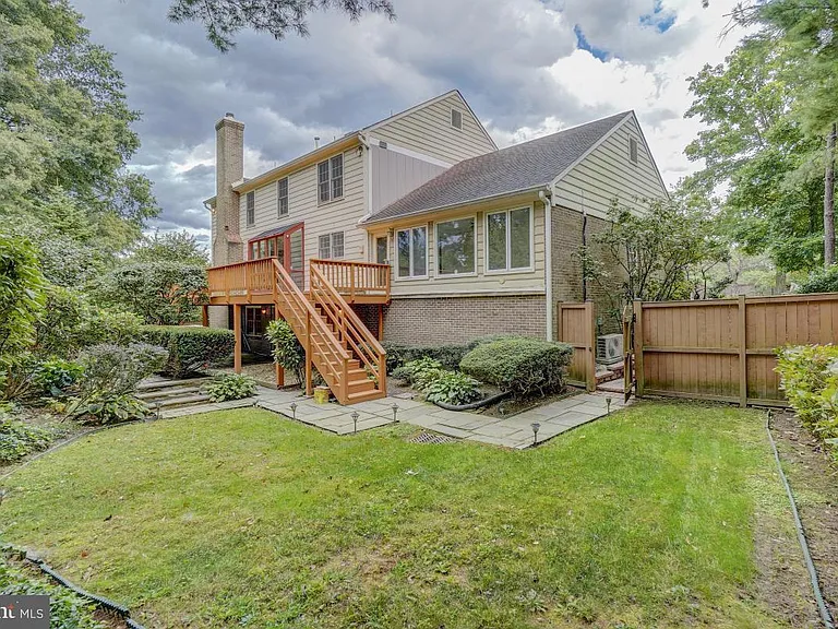 9548 Fox Hollow Dr — Photo 42