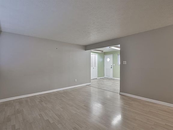 4th image of 5812 Resik Dr