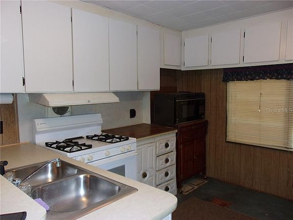 4th image of 5760 Holiday Park Blvd