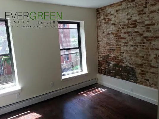 Rented by Evergreen Apartments BK | media 4