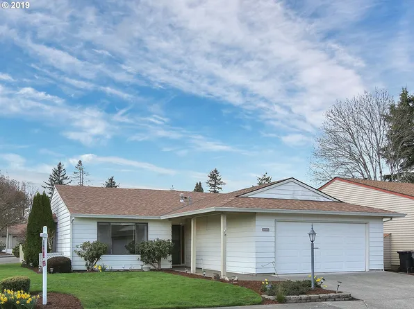 15555 SW Alderbrook Cir, Tigard, OR 97224