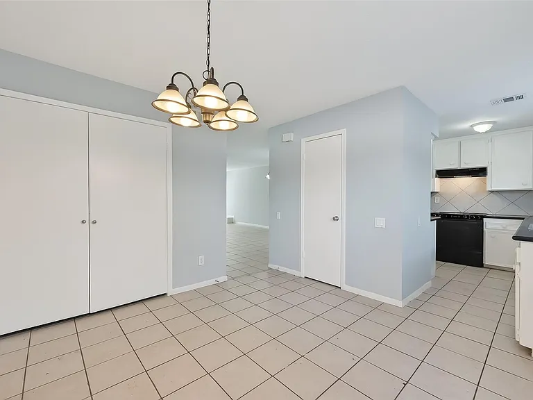 8646 Maplecrest Dr — Photo 14
